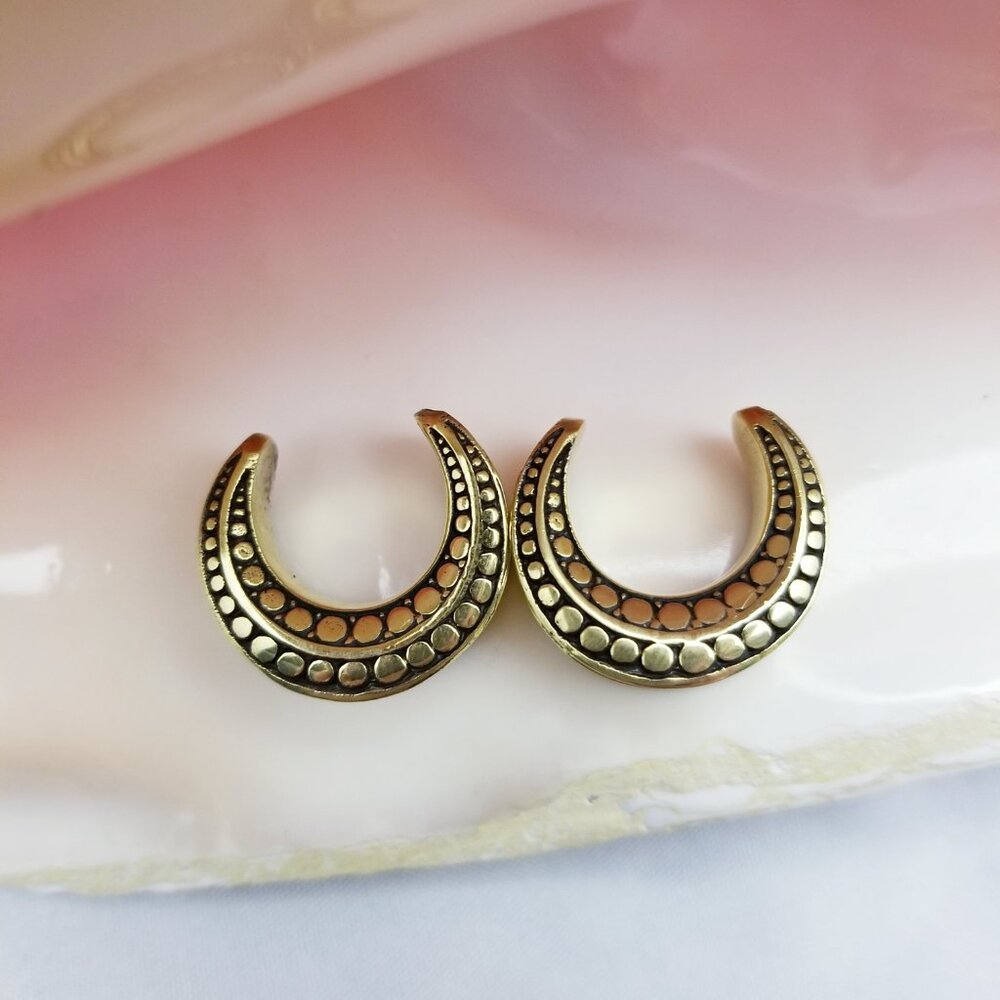 Pair Ear Saddles Brass Circle Lined Platform Plugs 14mm Ear Saddle 9/16 NWT